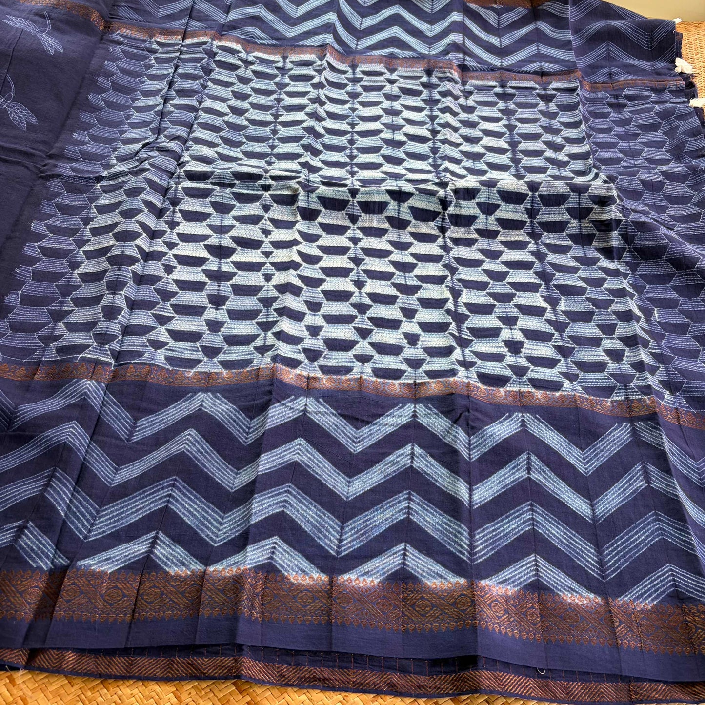 Indigo , Hand Crafted Nui Shibori Sungudi Cotton Saree