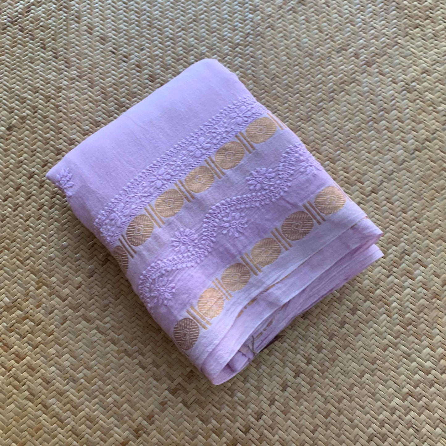 Lilac Chickankari Hand Embroidery on a Sungudi Cotton Saree