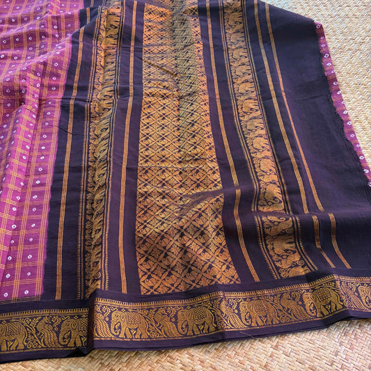 Dusty Purple Saree With Deep Brown Border, Hand knotted Sungudi On Cotton saree, Kaikattu Sungudi