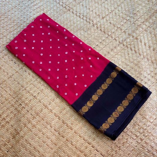 Red And Black Border, Hand knotted Sungudi Fabric