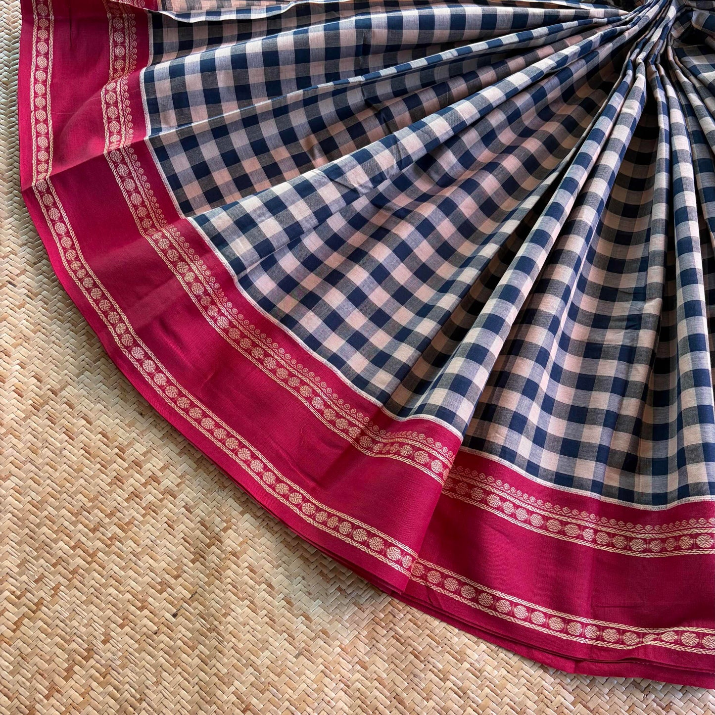 Chettinad Cotton Saree, Cream with Black Saree with Korvai Border