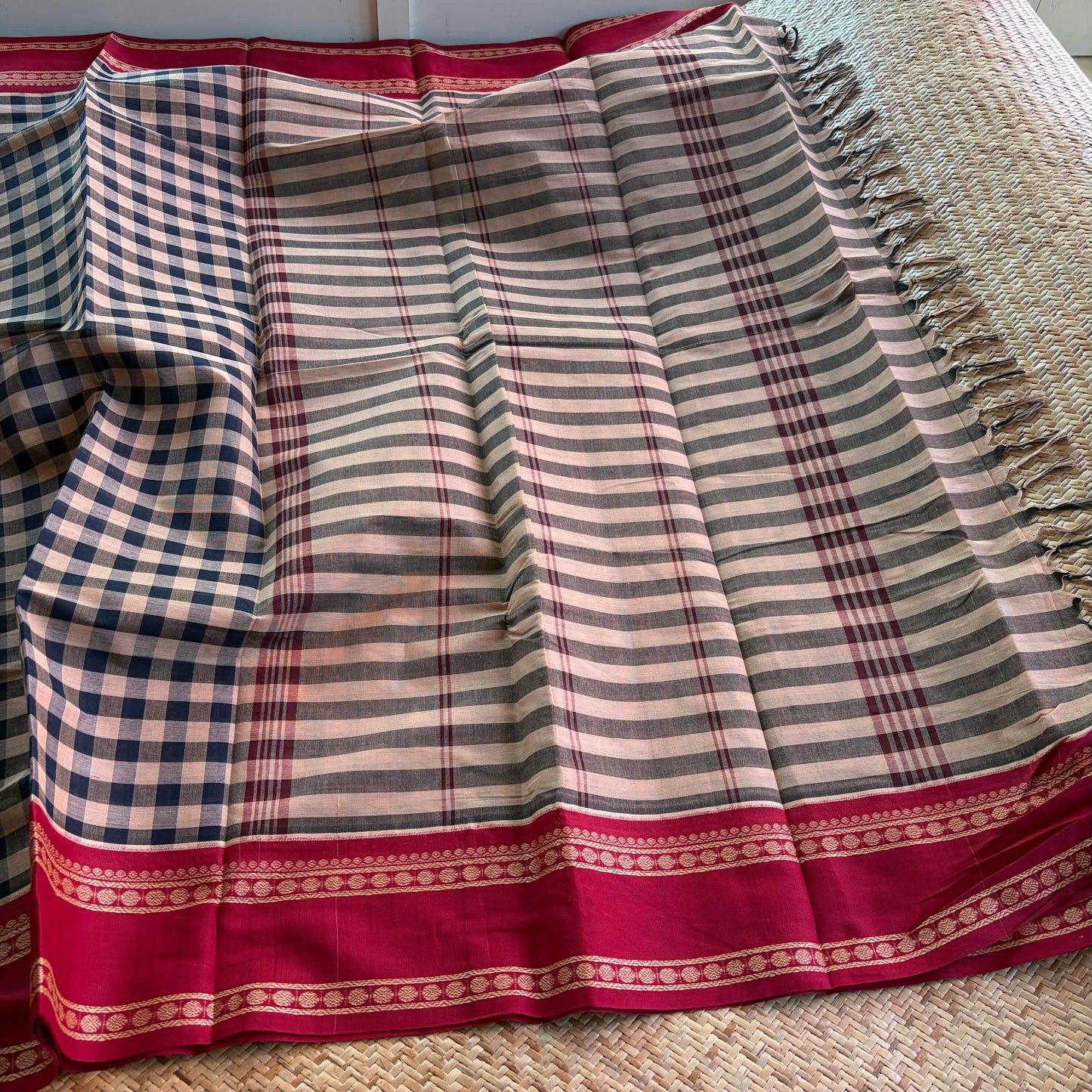 Chettinad Cotton Saree, Cream with Black Saree with Korvai Border