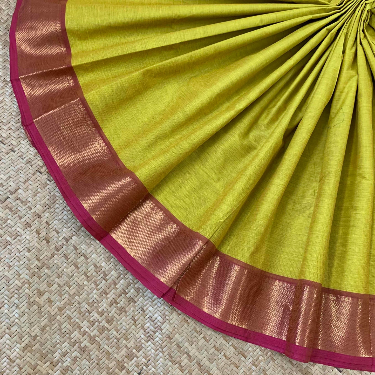 Lime Green Double Tone Saree With Pink Mayil Kannu Border, Chettinad