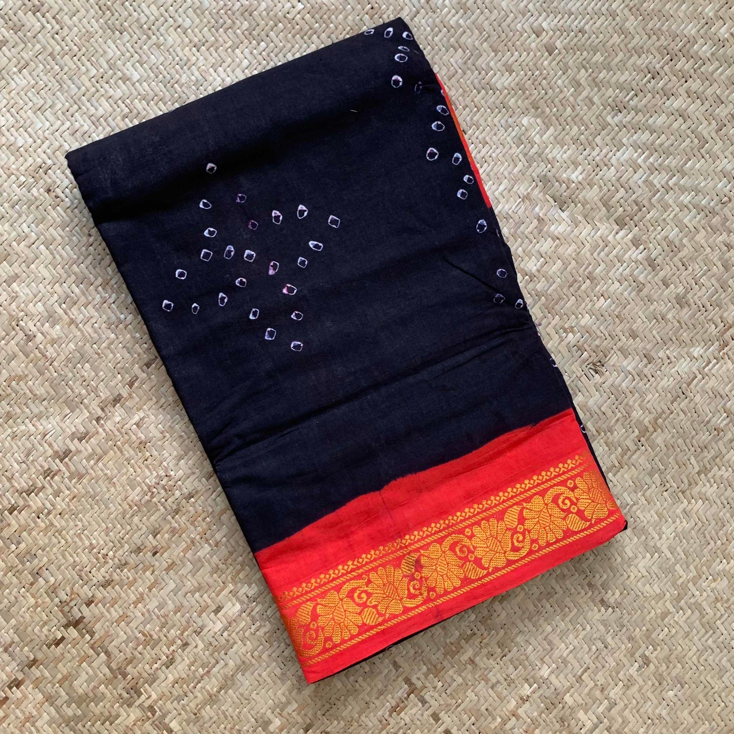 Black Saree With Red Border, Hand knotted Sungudi Cotton saree, Kaikattu Sungadi
