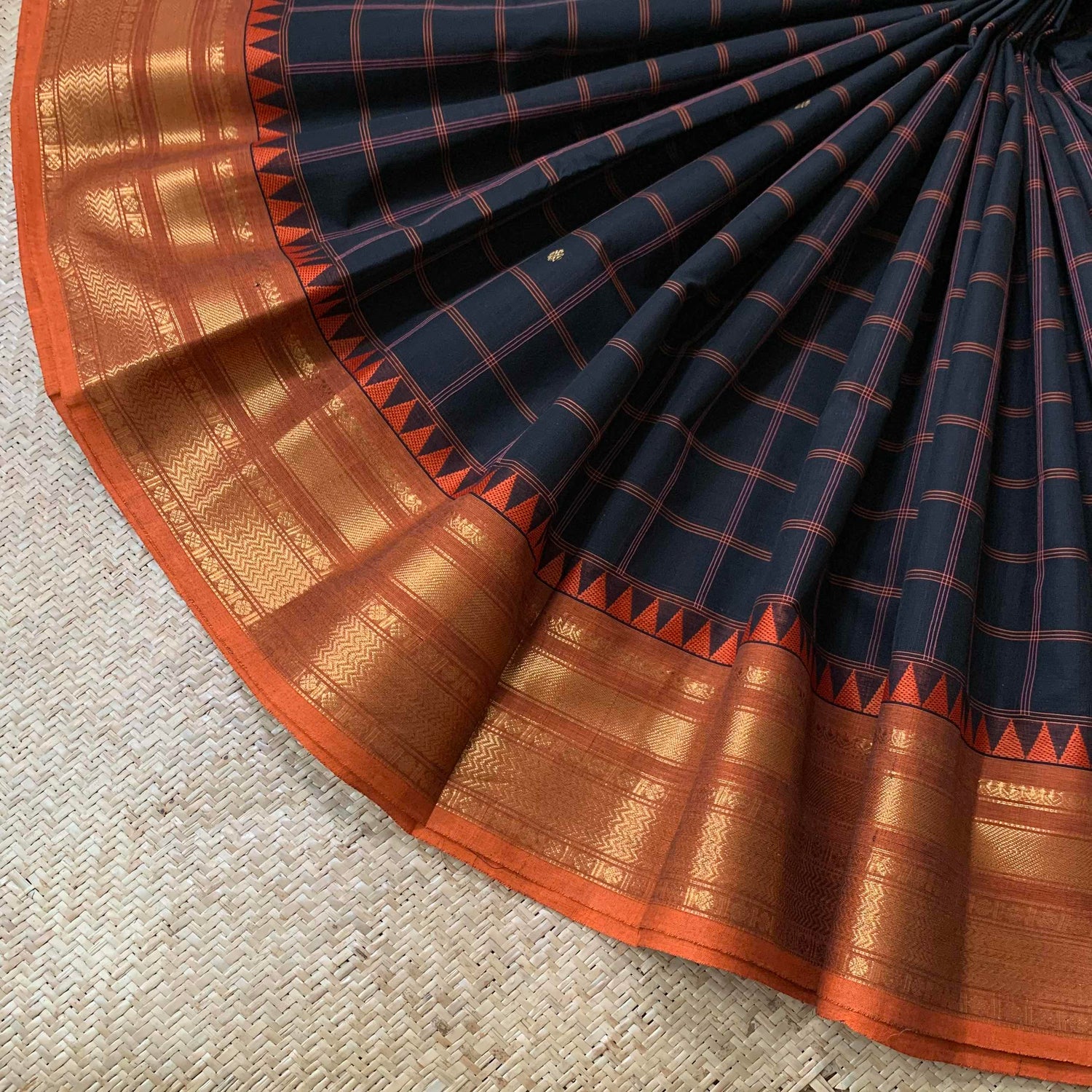 Attractive Handloom Cotton Silk Checked Saree