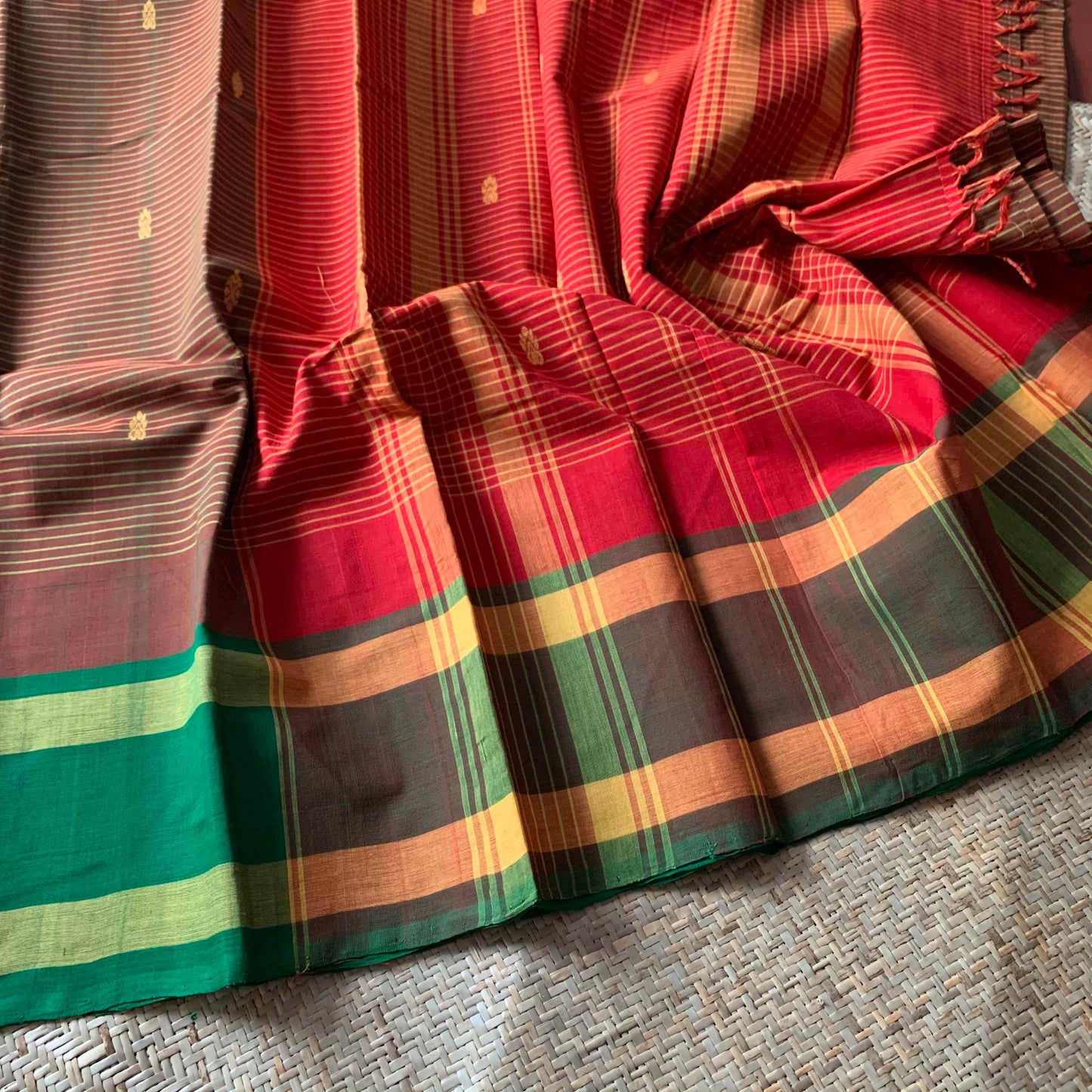 Arupukottai Handwoven Saree, Manthulir