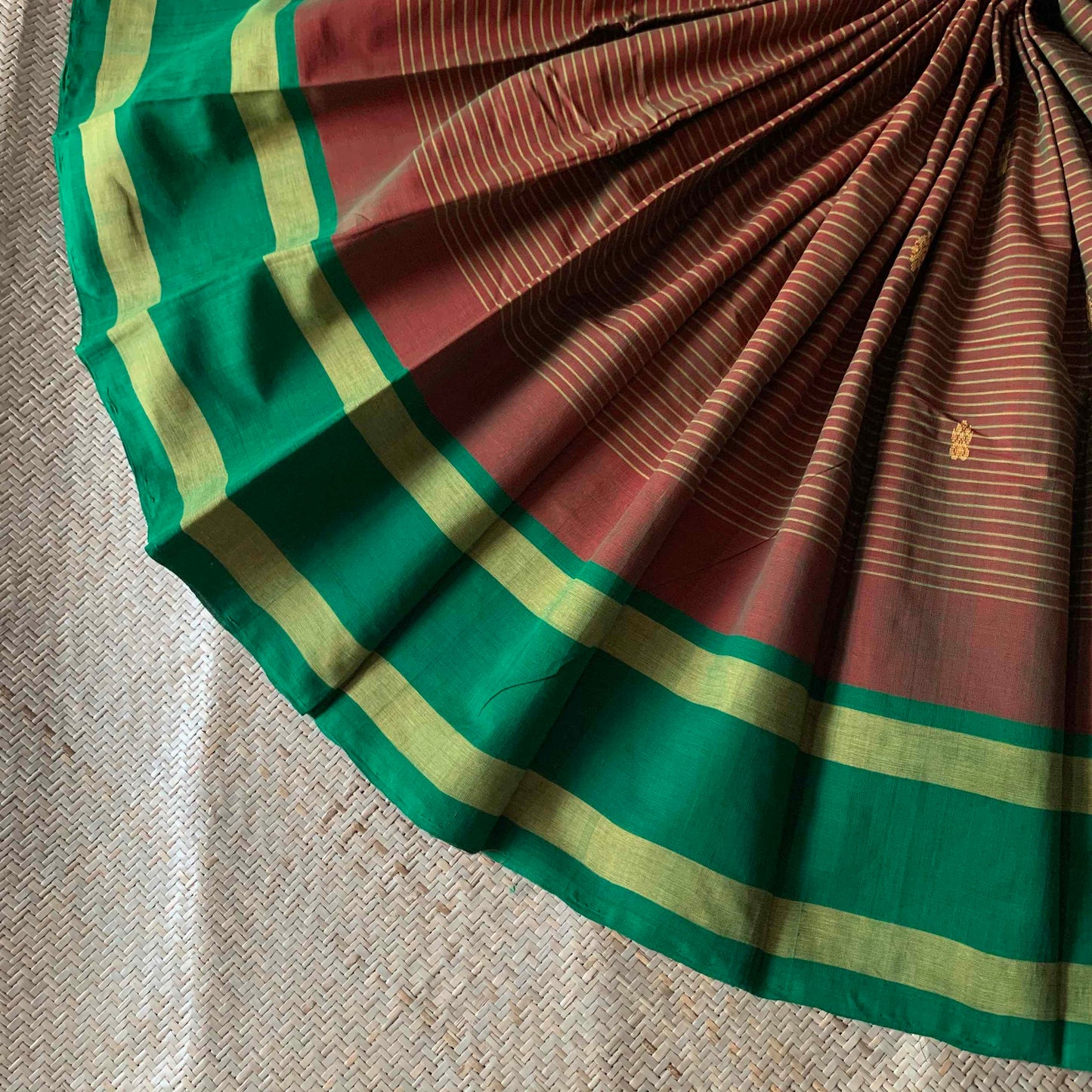 Arupukottai Handwoven Saree, Manthulir